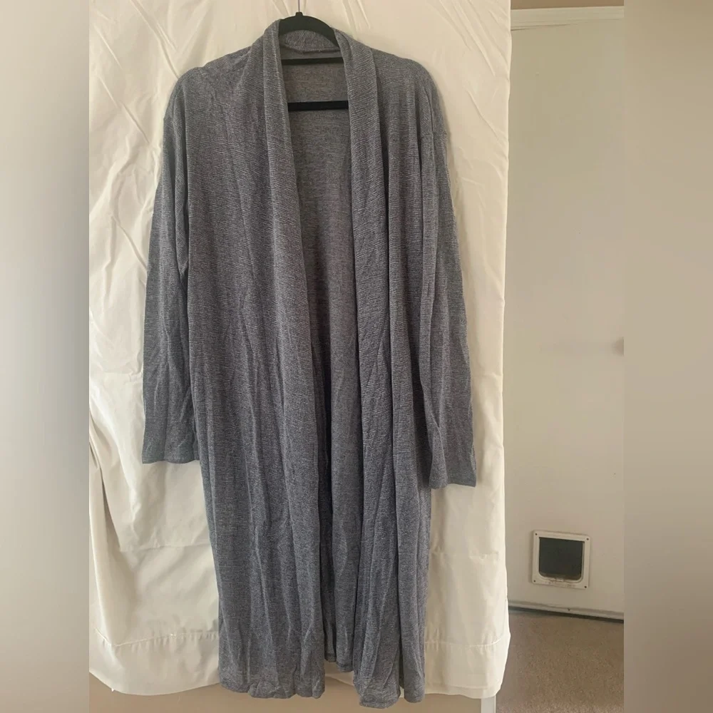 New in bag unbranded lightweight grey duster with long sleeves - Picture 6 of 7